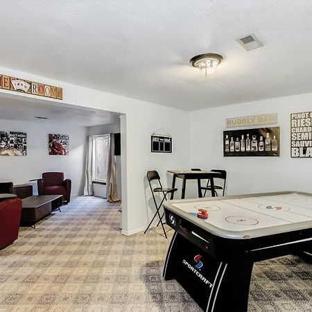 Wow! Spacious Retreat & Amazing Yard 2400+4Bd/3Bth Wichita Kültér fotó