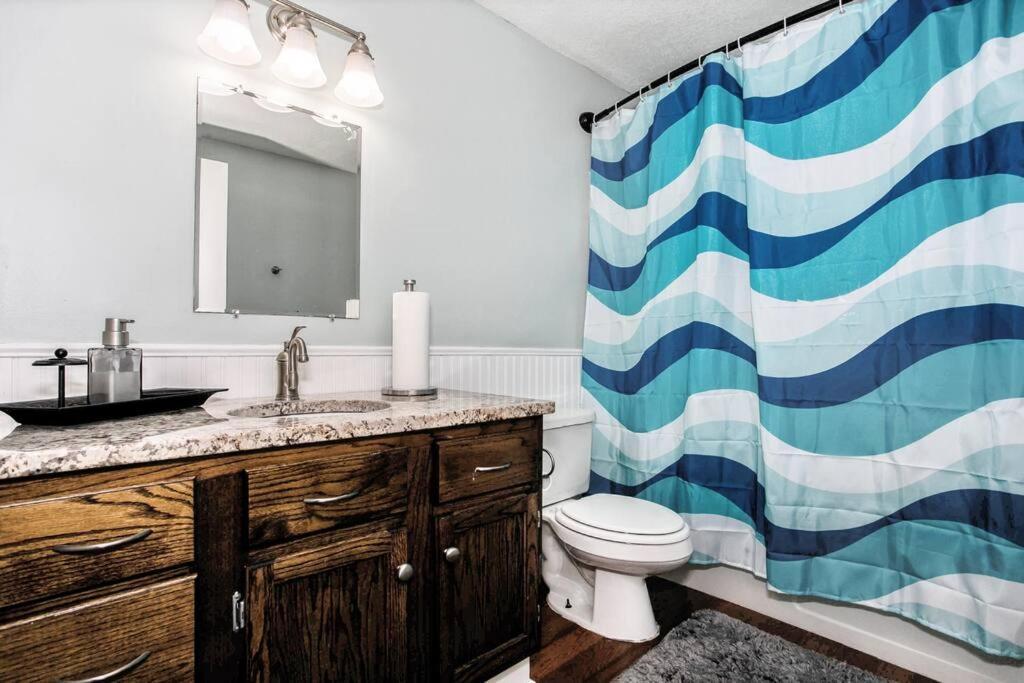 Wow! Spacious Retreat & Amazing Yard 2400+4Bd/3Bth Wichita Kültér fotó