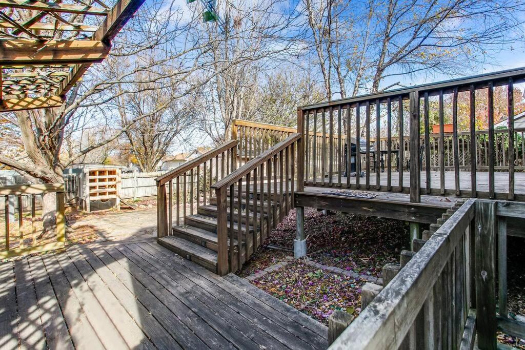 Wow! Spacious Retreat & Amazing Yard 2400+4Bd/3Bth Wichita Kültér fotó