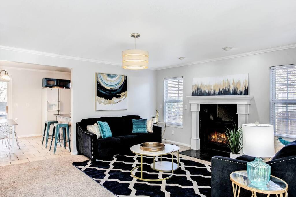 Wow! Spacious Retreat & Amazing Yard 2400+4Bd/3Bth Wichita Kültér fotó