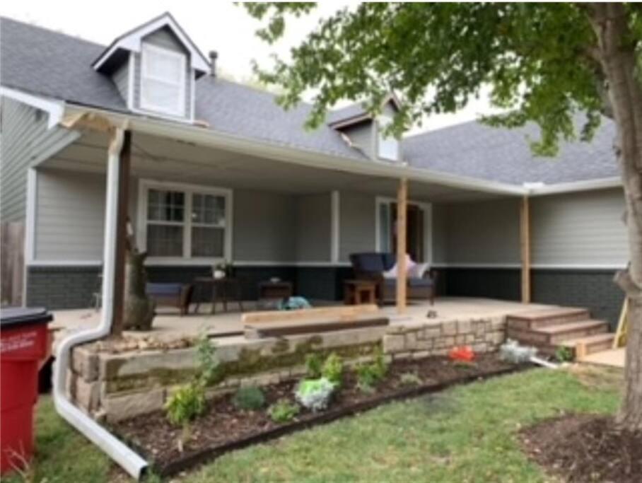 Wow! Spacious Retreat & Amazing Yard 2400+4Bd/3Bth Wichita Kültér fotó